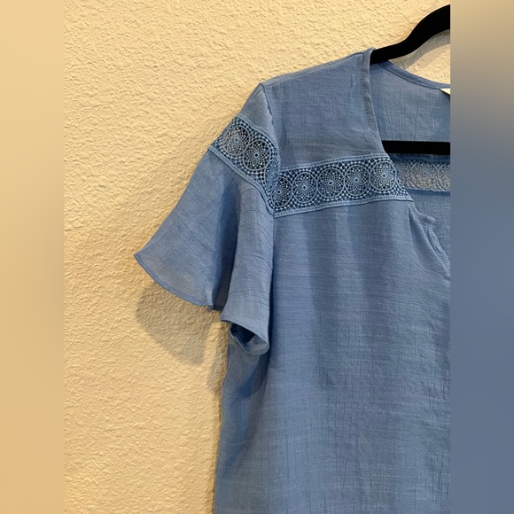 NWT Counterparts Womens Blouse Blue Crochet Short Sleeve Size Large A517 - Picture 3 of 9